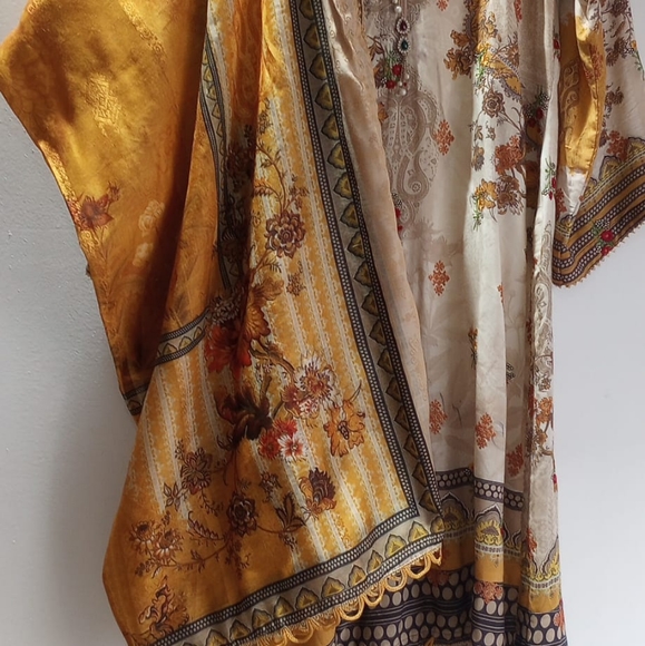 3 piece Pakistani limelight suit - Picture 1 of 6